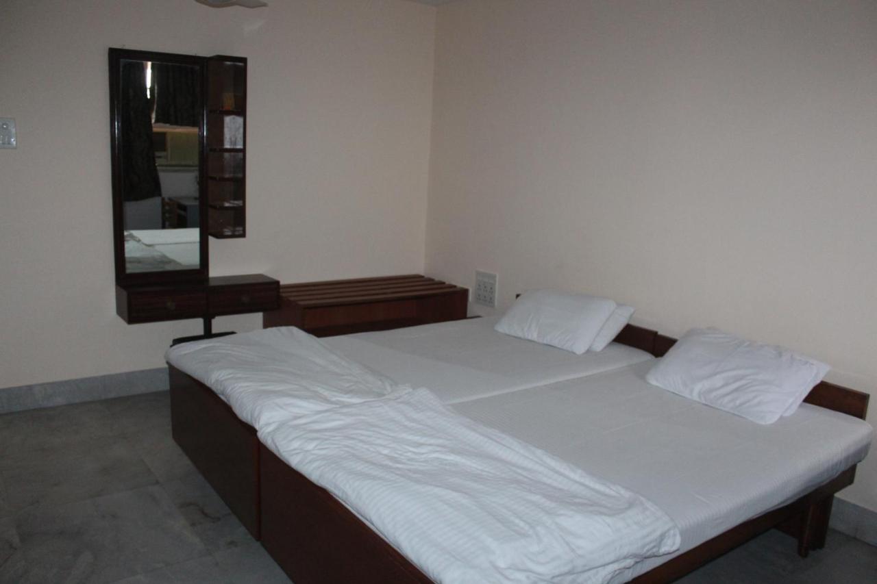 Service Apartments, Park Street, Calcutta Екстериор снимка