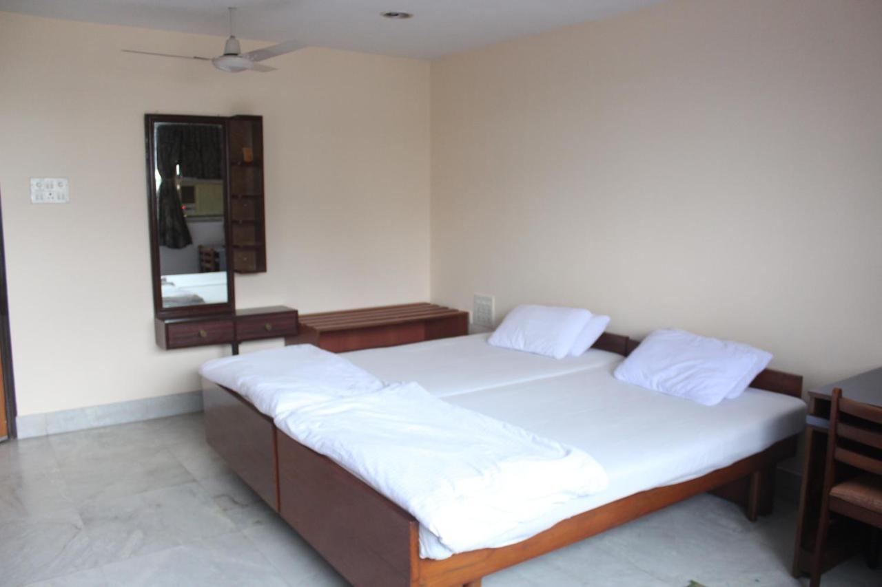 Service Apartments, Park Street, Calcutta Екстериор снимка