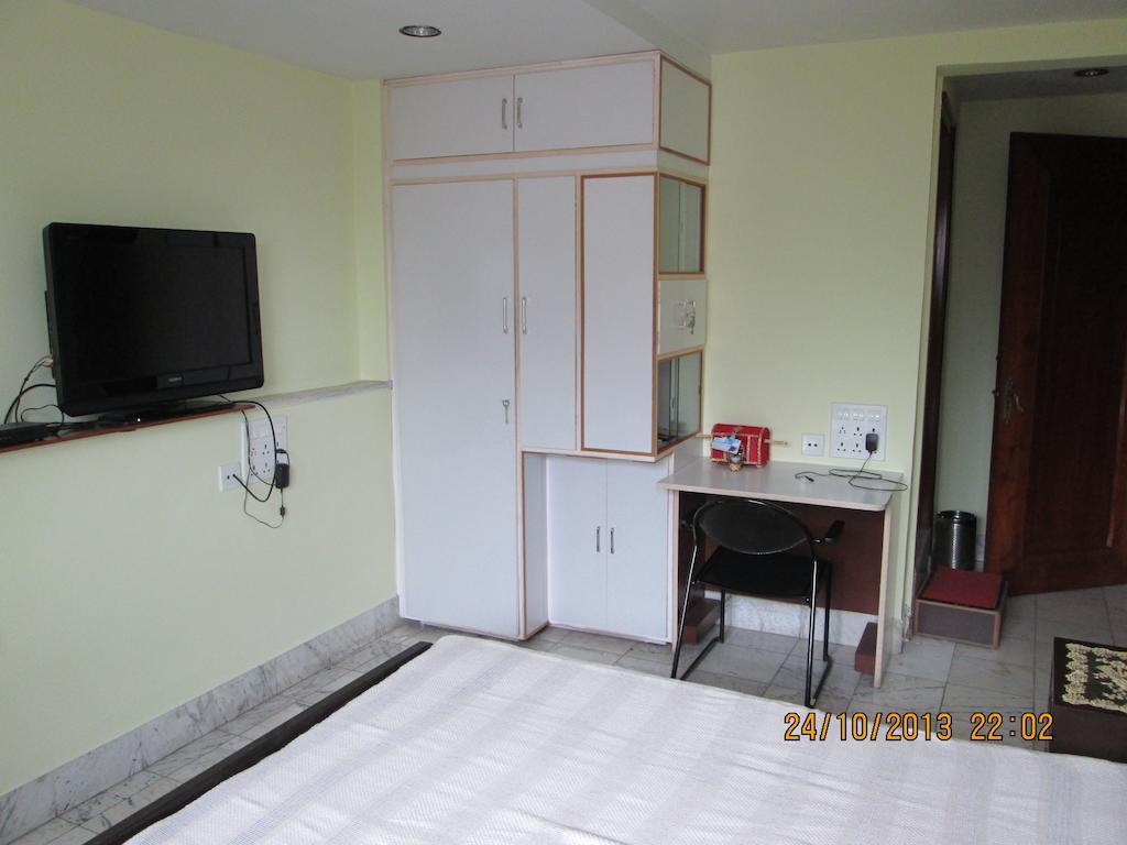 Service Apartments, Park Street, Calcutta Стая снимка