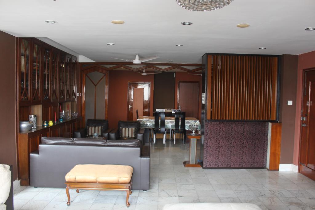 Service Apartments, Park Street, Calcutta Екстериор снимка
