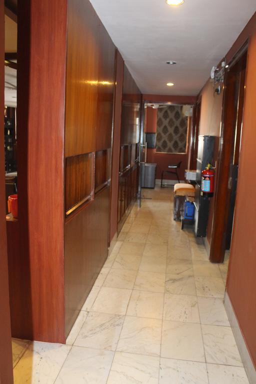 Service Apartments, Park Street, Calcutta Екстериор снимка