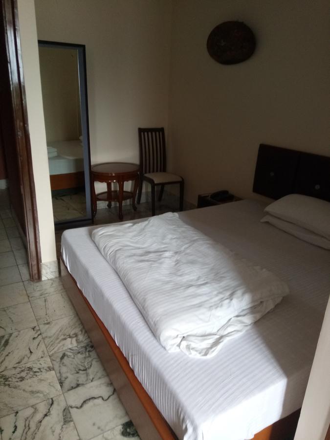 Service Apartments, Park Street, Calcutta Екстериор снимка